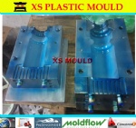 Plastic extrusion blow mould